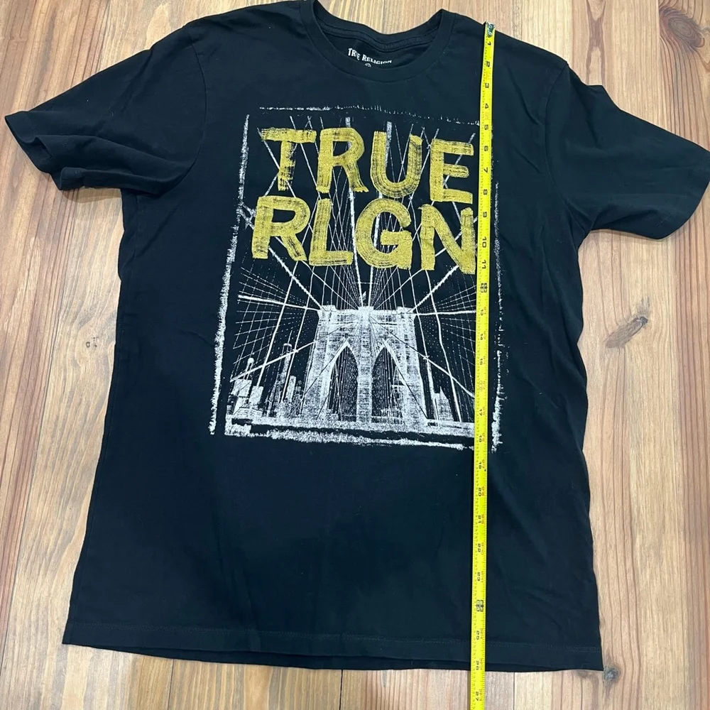 Men's True Religion Brooklyn Bridge Graphic T-Shirt Black Yellow Size S, 0027 B1